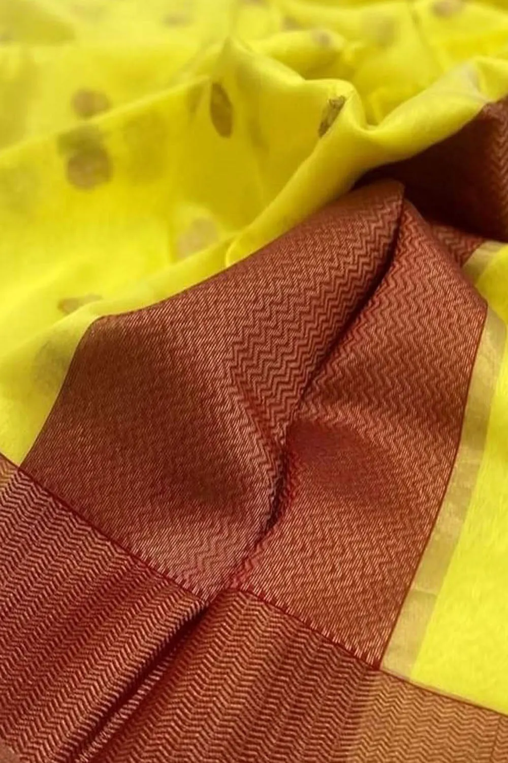 Golden Glow: Chanderi Handloom Silk Saree
